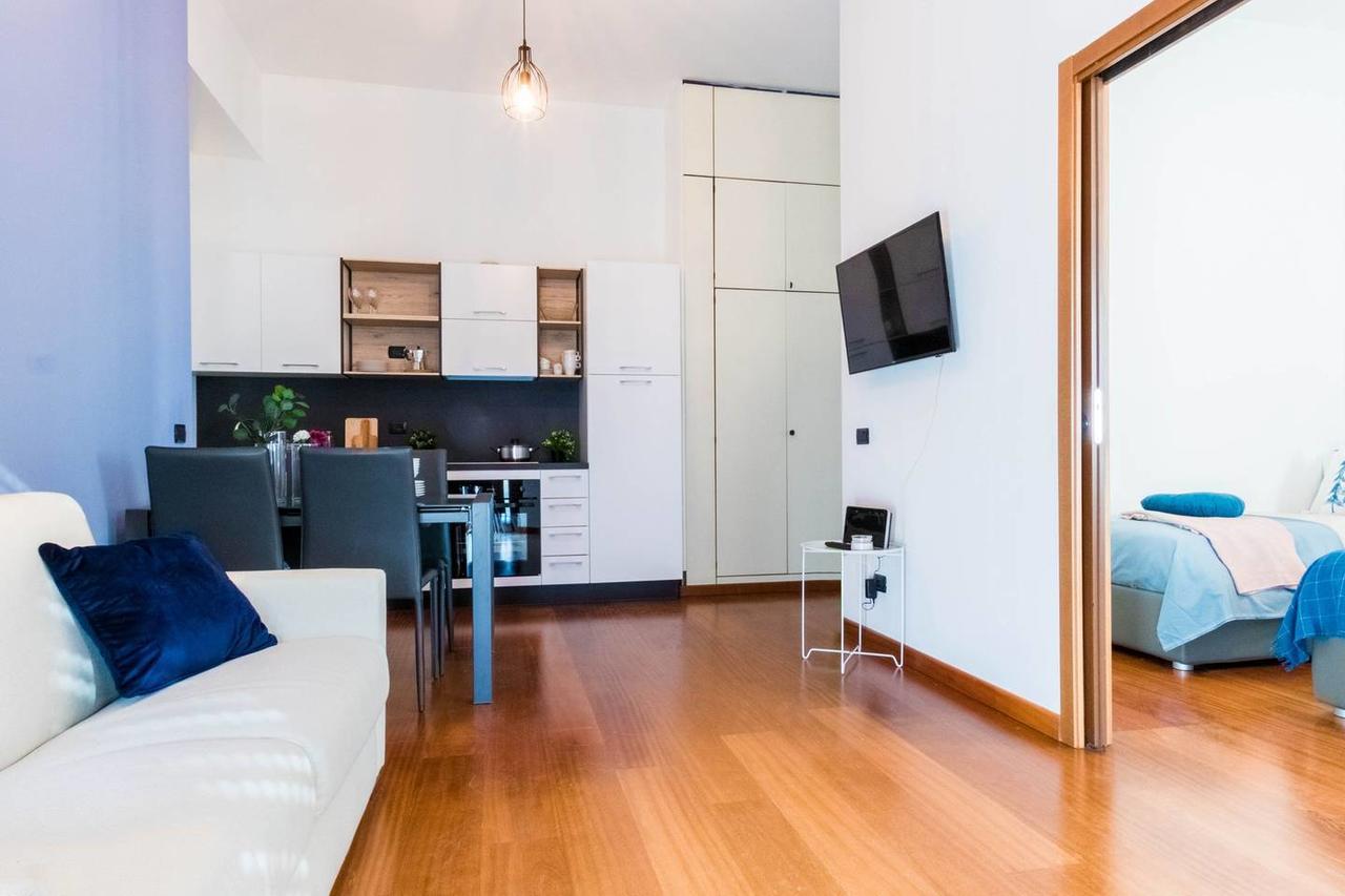 Hintown Duomo Via Baracchini Apartment Milan Bagian luar foto
