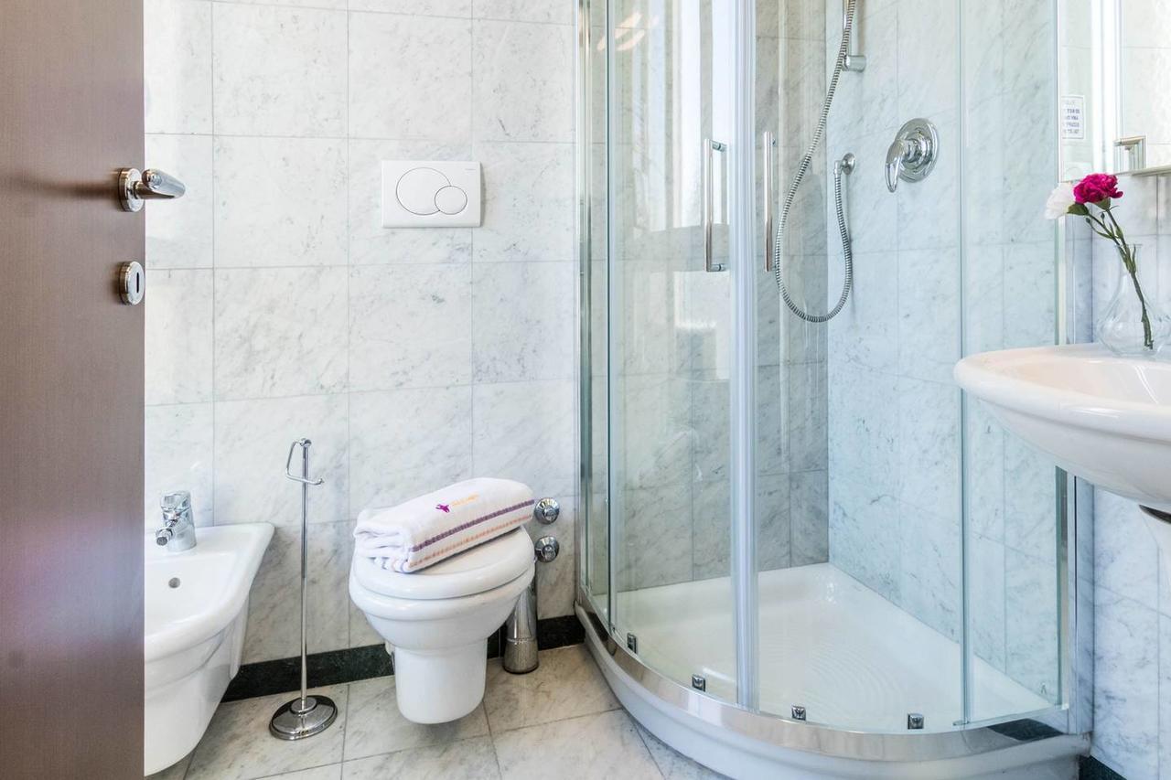 Hintown Duomo Via Baracchini Apartment Milan Bagian luar foto